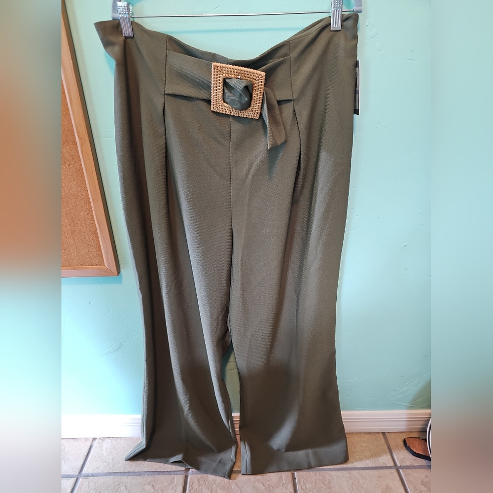 Women's Trousers wide leg by Chaus Nwt Green Palm plus size 18